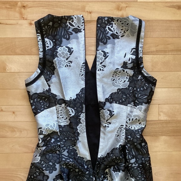 Beautiful Size 4 Antonio Melani black and white dress with lace pattern - Picture 8 of 11